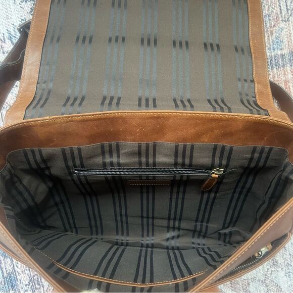 Frye NWT Logan Messenger Bag Dark Brown Leather MSRP $498 DB791 - Picture 13 of 16
